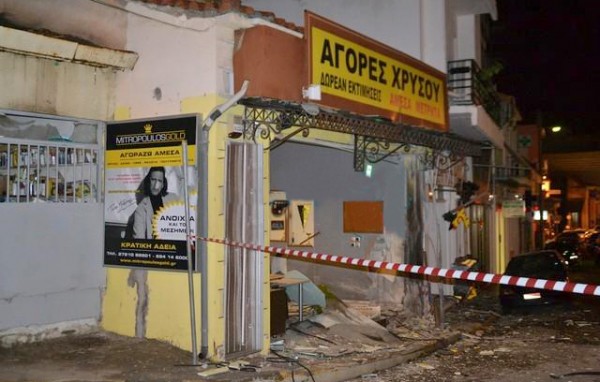 Βόμβα στο μαγαζί του Τάσου Μητρόπουλου