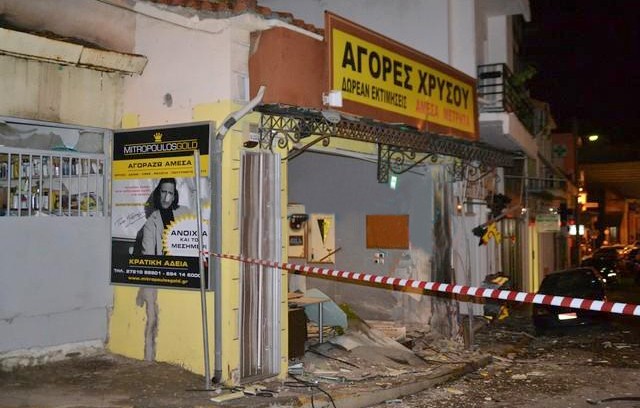 Βόμβα στο μαγαζί του Τάσου Μητρόπουλου