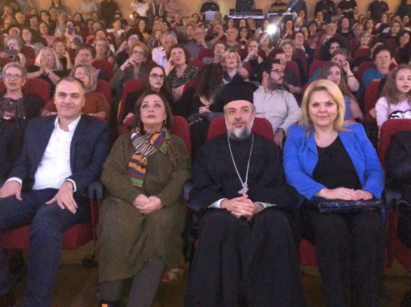 Ενθουσιάστηκε η Έλενα Βάκα στη συναυλία για την Χάρις Αλεξίου