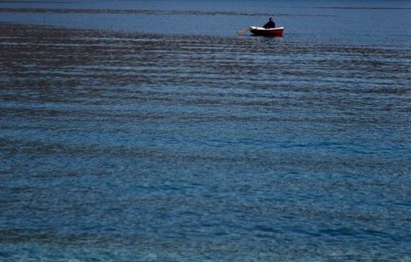 Εντοπίστηκε νεκρός ψαράς στο Μαντούδι