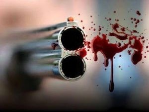 Του έκαναν έξωση και αυτοπυροβολήθηκε