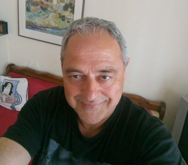 ΔΗΜΗΤΡΗΣ ΓΕΩΡΓΑΚΟΠΟΥΛΟΣ: Δίνει την εκλογική μάχη στην ιδιαίτερη πατρίδα του και γράφει ποιήματα