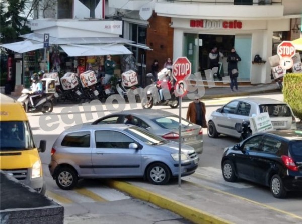ΧΑΛΚΙΔΑ: Απίστευτο τροχαίο ατύχημα στο κέντρο της πόλης το μεσημέρι της Τρίτης
