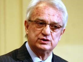 Ο Σαμαράς διέγραψε τον Σωτήρη Χατζηγάκη