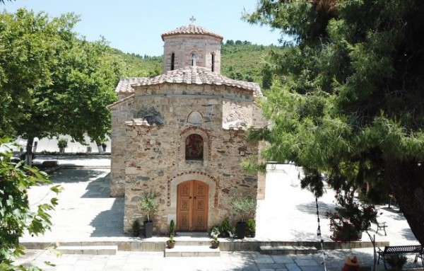 ΦΥΛΛΑ: Αγρυπνία στο μοναστήρι του Αγίου Γεωργίου Αρμά