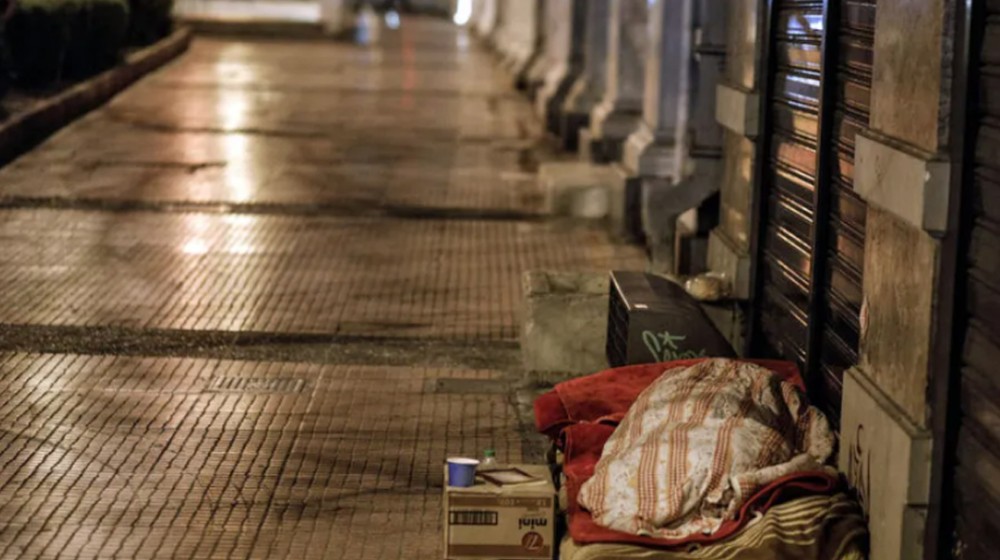 Άστεγος σκότωσε ...άστεγο - Διέφυγε στο εξωτερικό ο δράστης