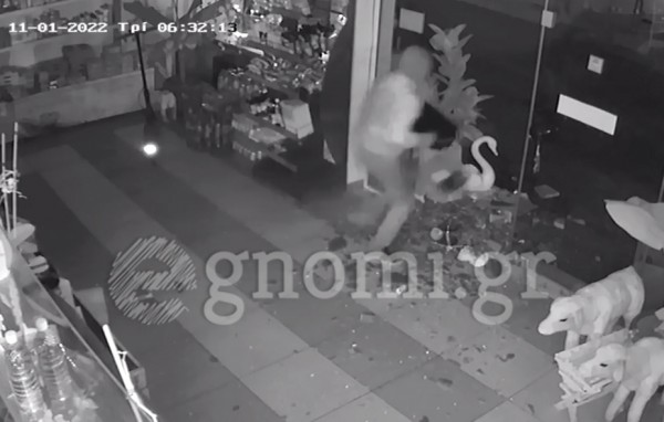 ΒΑΣΙΛΙΚΟ: Κλέφτες επιμένουν και σπάνε τζαμαρία κρεοπωλείου (VIDEO)