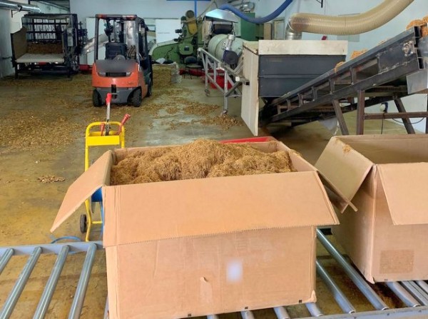 Εντοπίστηκε παράνομο εργοστάσιο επεξεργασίας και παραγωγής καπνού (VIDEO)