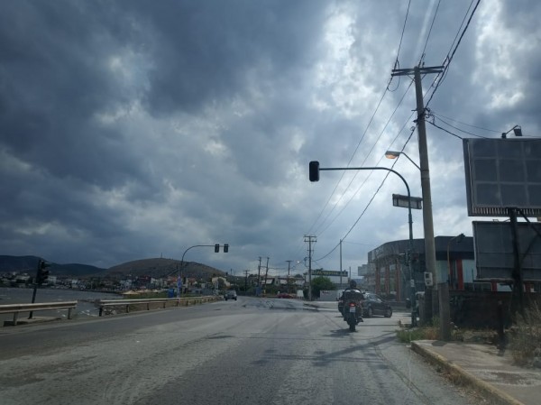 Χαλασμένα τα φανάρια στη Λιανή Αμμο Χαλκίδας