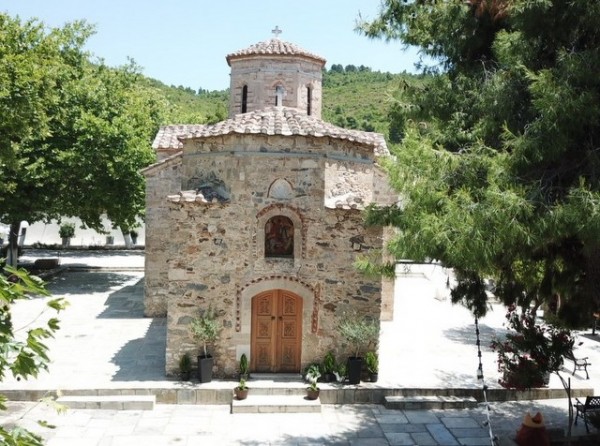 ΦΥΛΛΑ: Αγρυπνία στο μοναστήρι του Αγίου Γεωργίου Αρμά