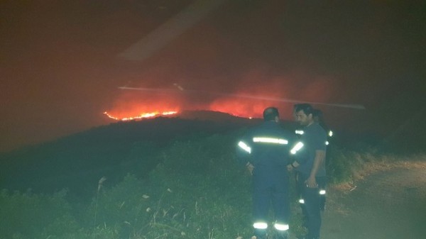 Υπό μερικό έλεγχο η φωτιά στη Σκεπαστή