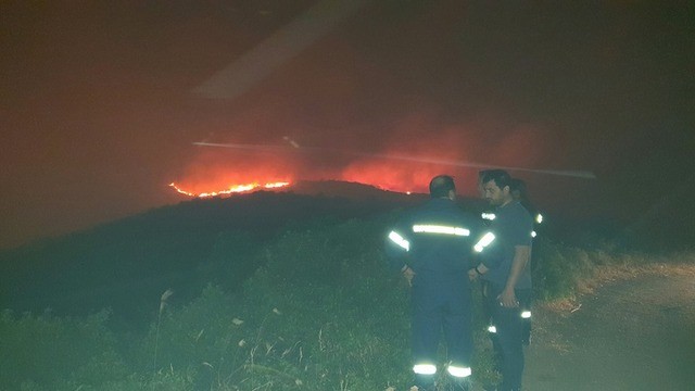 Υπό μερικό έλεγχο η φωτιά στη Σκεπαστή