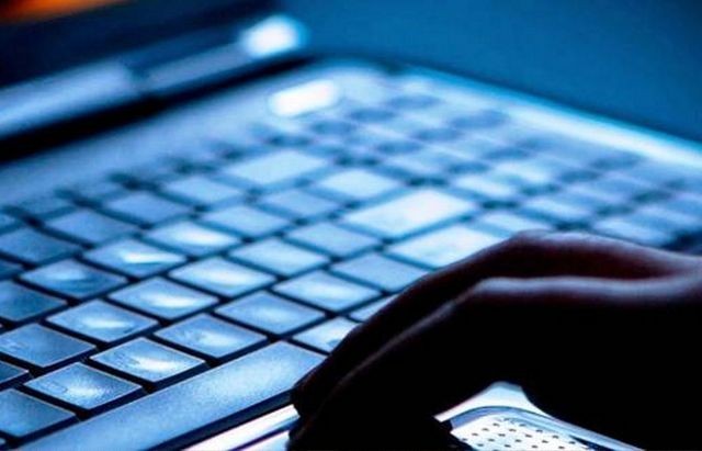 Στον Εισαγγελέα οι αναρτήσεις σελίδας ενάντια στη μάσκα στα σχολεία