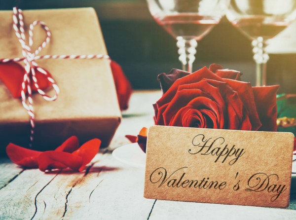 ΑΦΙΕΡΩΜΑ ΑΓΙΟΣ ΒΑΛΕΝΤΙΝΟΣ: Τι δώρο θα πάρετε στο βαλεντινάκι σας;