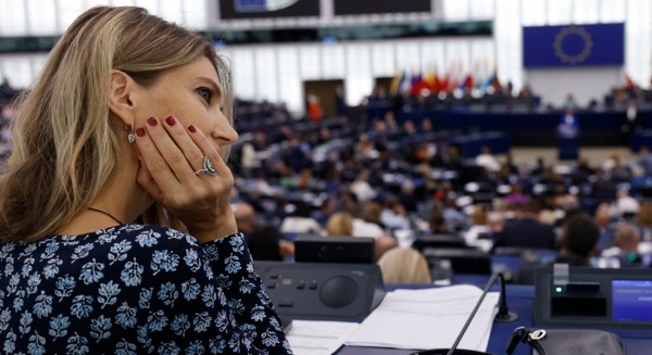 Εύα Καϊλή: Η πρώτη εμφάνιση στο Ευρωκοινοβούλιο μετά την αποφυλάκισή της