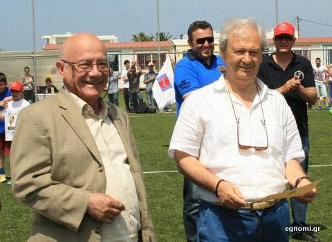 Τίμησε τον ...αντίπαλό του