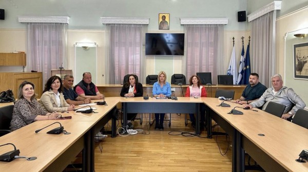 ΧΑΛΚΙΔΑ: Οι επαγγελματικοί φορείς πήγαν στο Δήμο για θέματα λειτουργίας της Αγοράς