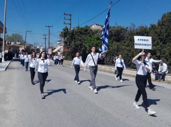 ΒΑΣΙΛΙΚΟ-25η ΜΑΡΤΙΟΥ: Η παρέλαση του Λυκείου