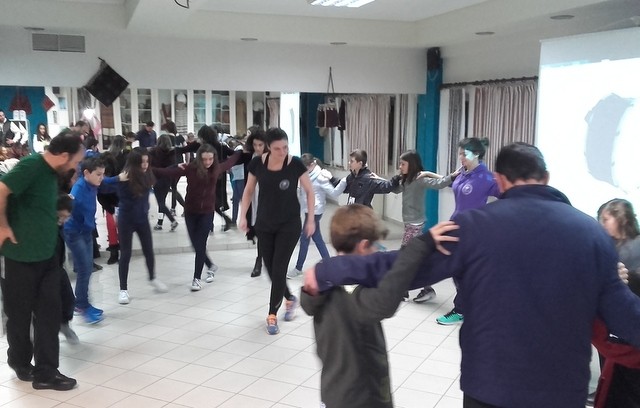 Έμαθαν ελληνικούς χορούς σε 37 Ευρωπαίους μαθητές