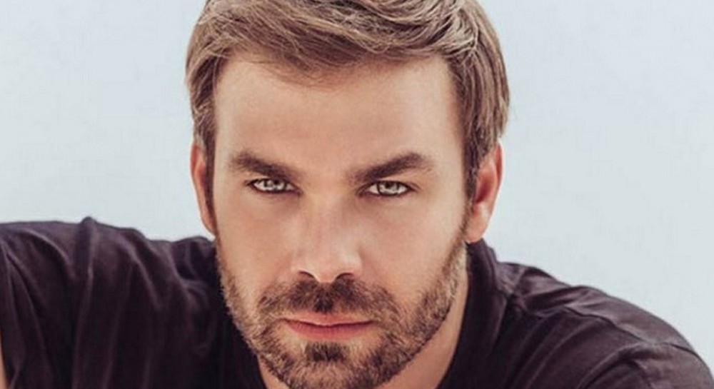 Γιώργος Σαμπάνης: Συγκλονίζουν οι στίχοι στο νέο τραγούδι του (Video)