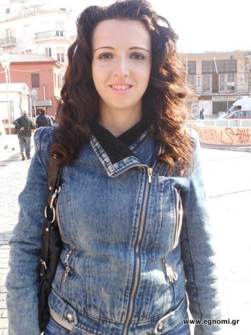 Χαλκιδέα κούκλα έκανε το μαλλί της μπούκλα