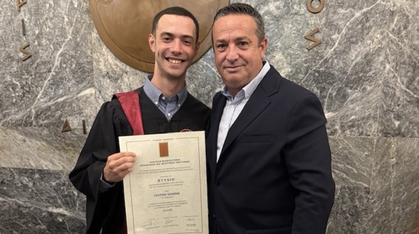 Περήφανος πατέρας ο Δήμαρχος Ερέτριας Νίκος Γουρνής