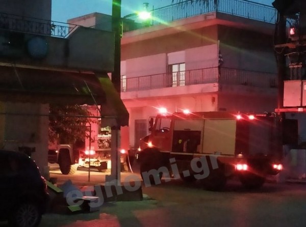 ΕΡΕΤΡΙΑ: Άρπαξε φωτιά σε σπίτι πάνω από ψιλικατζίδικο