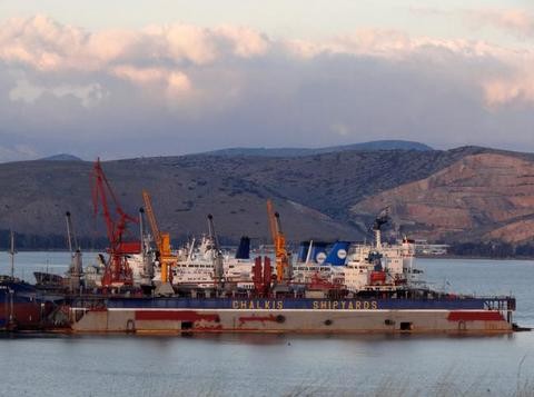 ΚΑΤΑΓΓΕΛΙΑ: Απέλυσαν δύο καθαρίστριες και πήραν συνεργείο καθαρισμού στα Ναυπηγεία