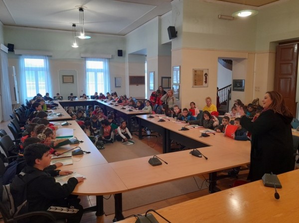 ΧΑΛΚΙΔΑ: Επίσκεψη μαθητών στο Δημαρχείο και στο Πνευματικό Κέντρο της Μητρόπολης