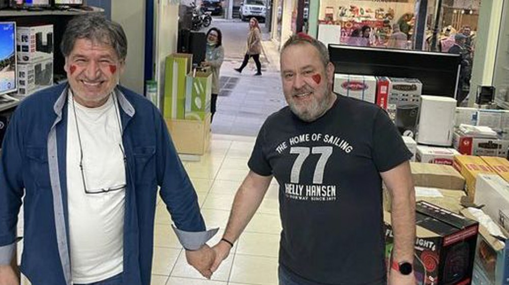 ΧΑΛΚΙΔΑ: Δύο γνωστοί έμποροι της Αβάντων σε αποκριάτικη πόζα έτοιμοι για ...Μύκονο