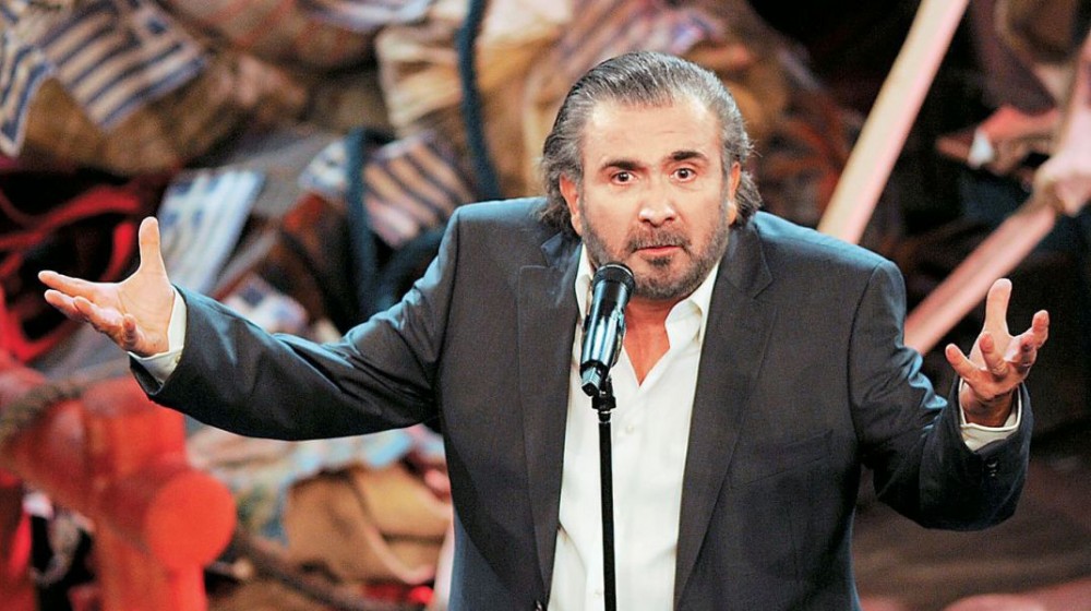 Το Αλ Τσαντίρι Νιουζ με τον Λάκη Λαζόπουλο επιστρέφει στο MEGA