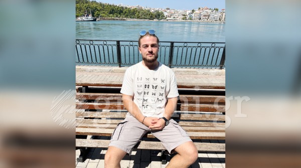 O Θάνος θέλει το μαλλί κοτσίδα!