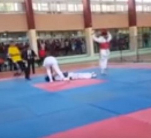Νεαρός αθλητής του Τάε κβο ντο έπαθε ανακοπή και πέθανε την ώρα του αγώνα (VIDEO)