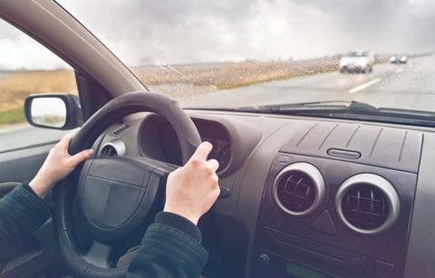 Λαμία: Ασυνείδητος οδηγός περνά στο αντίθετο ρεύμα και συνεχίζει ακάθεκτος (VIDEO)