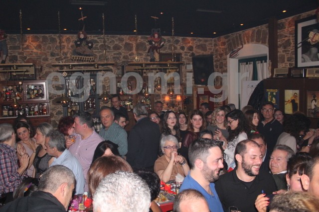 ΣΥΛΛΟΓΟΣ ΑΡΧΙΤΕΚΤΟΝΩΝ ΕΥΒΟΙΑΣ: Φίσκαραν το μπαρ και το ευχαριστήθηκαν