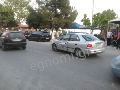 Αμάρυνθος: Πλαγιομετωπική ΙΧ με μηχανή