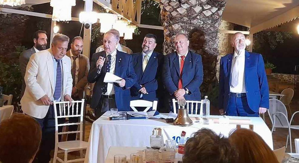 ΡΟΤΑΡΙΑΝΟΣ ΟΜΙΛΟΣ ΧΑΛΚΙΔΑΣ: Ο Στέφανος Μπεχράκης παρέδωσε την προεδρία στον Κώστα Μηλίδη