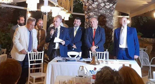 ΡΟΤΑΡΙΑΝΟΣ ΟΜΙΛΟΣ ΧΑΛΚΙΔΑΣ: Ο Στέφανος Μπεχράκης παρέδωσε την προεδρία στον Κώστα Μηλίδη