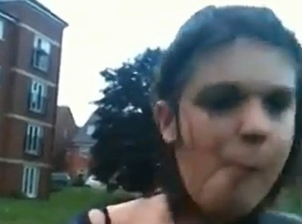 Της έφυγε το σαγόνι στο Ice Bucket Challenge (video)