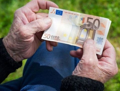 ΣΥΝΤΑΞΕΙΣ: Αλλάζουν οι ημερομηνίες πληρωμής - Τι ανακοίνωσε ο Βρούτσης