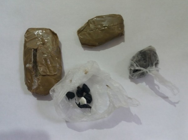 Έκανε επίσκεψη σε φίλο της και επιχείρησε να μπάσει στη φυλακή ναρκωτικές ουσίες