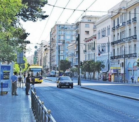 Αυτοκίνητο παρέσυρε δύο γυναίκες σε φρικτό τροχαίο