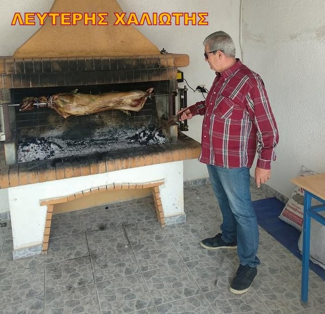 ΠΑΣΧΑ ΕΛΛΗΝΩΝ: Γέμισε το facebook αρνιά και κοκορέτσια