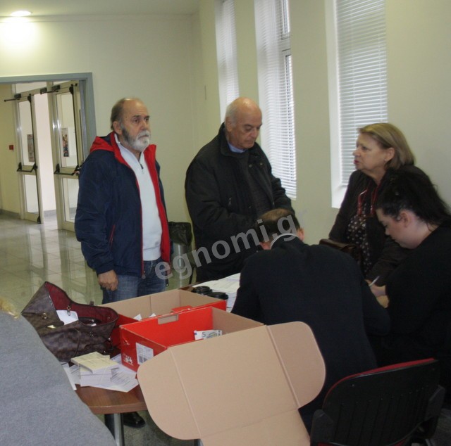 ΕΚΛΟΓΕΣ ΚΕΝΤΡΟΑΡΙΣΤΕΡΑΣ ΧΑΛΚΙΔΑ: Σταθερή η ροή στις κάλπες