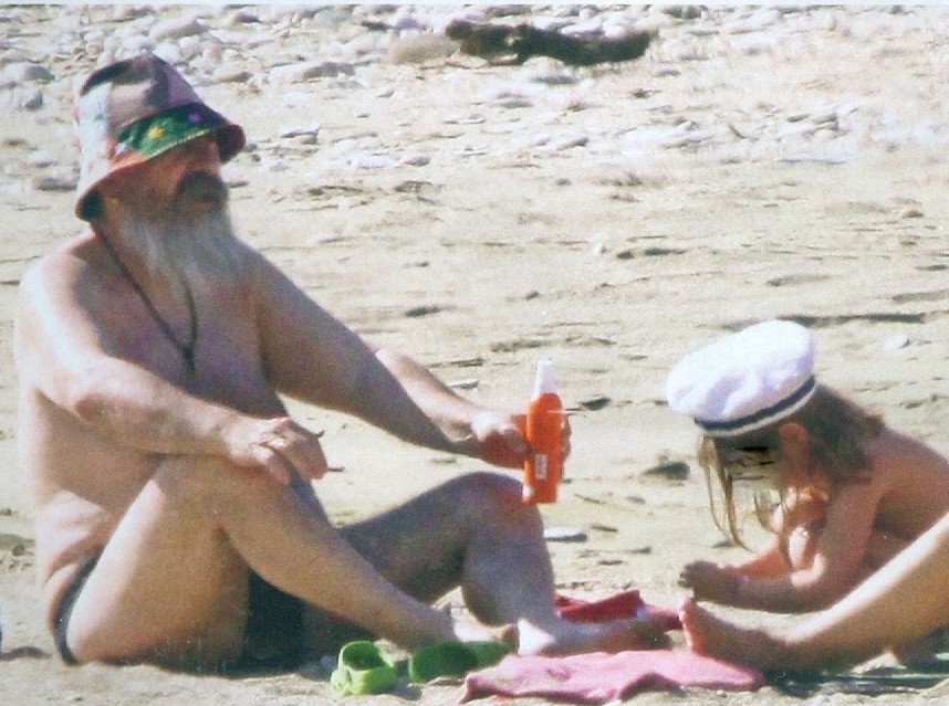 Πώς έσκασε ο Τζιμάκος έτσι στην παραλία!