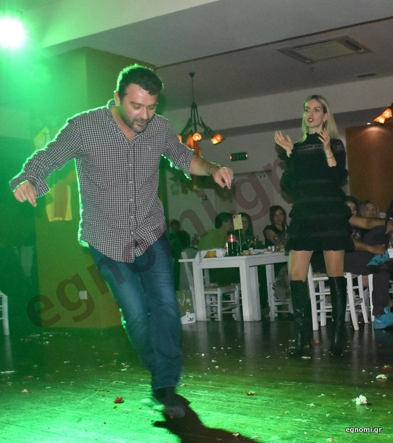 Ζεμπεϊκιά μετά από παραγγελιά