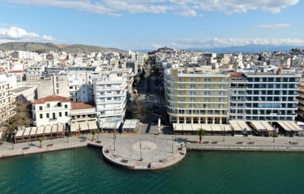 25η ΜΑΡΤΙΟΥ: Η άδεια και έρημη Χαλκίδα όπως δείχνει από ψηλά (ΦΩΤΟ)