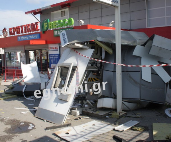 ΚΑΝΗΘΟΣ ΧΑΛΚΙΔΑ: Εκρηξη σε ΑΤΜ στο super market ΚΡΗΤΙΚΟΣ