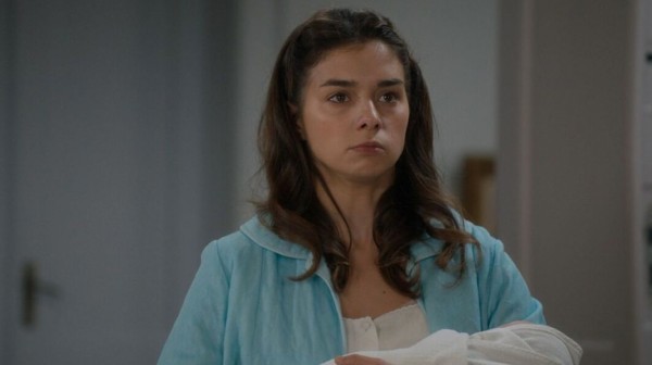 PORTO LEONE: Δείτε απόψε (ΔΕΥΤΕΡΑ 9 ΜΑΡΤΙΟΥ)