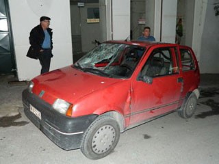 Έσπασαν αμάξι γιατί ήταν κόκκινο!